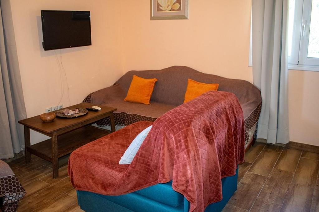 Takis & Eirini Family Apartments Perama Exterior foto